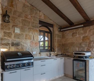 Hoshaya Villa | Discover Relaxation at וילת האבן - Family & Pet Friendly