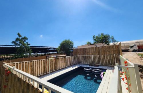 Shadmot Dvora Apartment | Family Retreat at Nahala Villa with Oceanfront Pool
