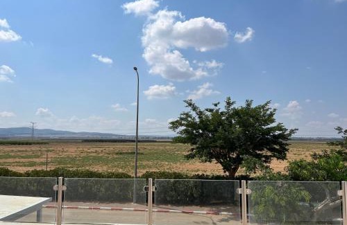 Gilboa Villa | Discover the Enchantment of וילת קסם הזוהר in NIR YAFE
