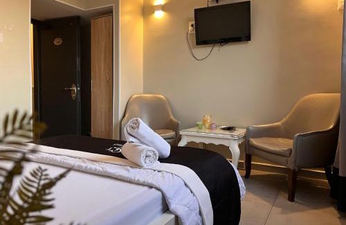 Bat Yam Hotel | Oceanfront Retreat with Private Beach and Ocean Views