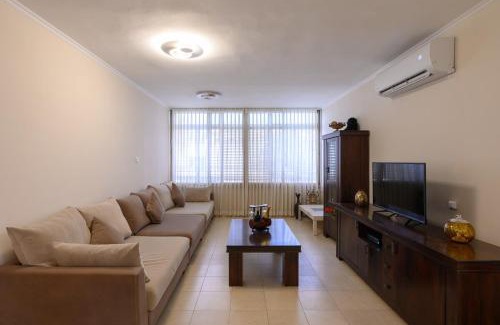 Tiberias Apartment | חלום בכנרת- דירה נעימה עם 3 חדרי שינה בטבריה