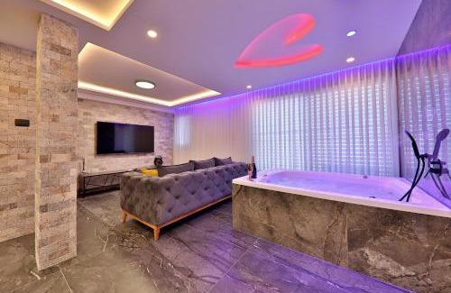 Haifa Apartment | Seaside Dream - Elegant Suite with Hot Tub and Ocean Views