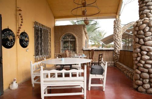 Jerusalem Cabin | Inspiring Stays at חצר הצ'אנס with Oceanfront Views