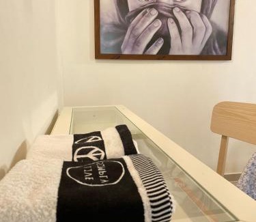 Jerusalem Cabin | Inspiring Stays at חצר הצ'אנס with Oceanfront Views