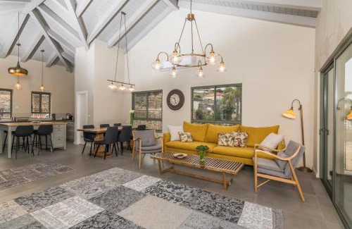 Yavne'el Villa | Serene Terra Nova Villa with Private Pool & Jacuzzi Near Kinneret
