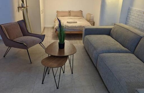 Hadera Apartment | Cozy Retreat at Ein HaYam with Oceanfront Views