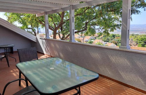 Gan Ner Bed & Breakfast | Discover כוכב הגילבוע: Family-Friendly Retreat Awaits