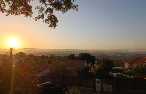 Gan Ner Bed & Breakfast | Discover כוכב הגילבוע: Family-Friendly Retreat Awaits