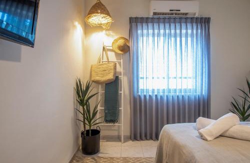 Gadot House | Cozy Guest Houses in Gadot, Israel with Pool & Ocean Views