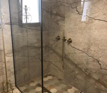Givat Nili Bed & Breakfast | Oceanfront Retreat: לאורה - Guest Rated 10/10