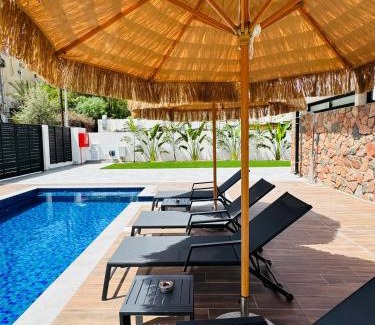 Eilat Villa | Experience LUIS Boutique: Oceanfront Bliss with 9/10 Rating