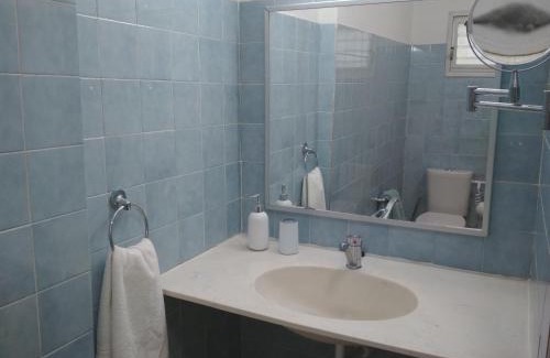 Gilboa House | Feel at Home While Exploring: Wheelchair Accessible Stay
