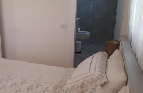 Kiryat Ono House | Experience Etty's House: Family-Friendly Getaway Awaits