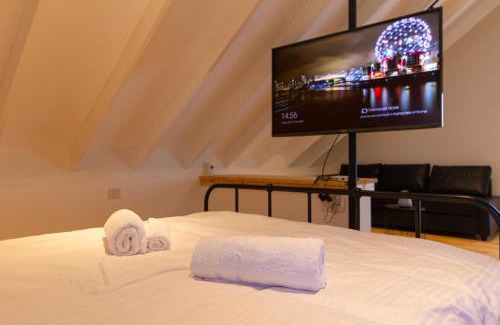 Ein Zivan Cabin | Mountain View Retreat with Breakfast & Kitchen Amenities