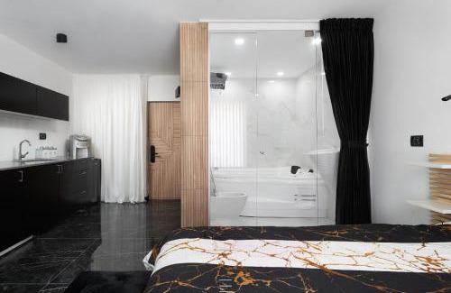 Kiryat Motzkin Apartment | Delightful Motzkin Sweet: Child-Friendly with Hot Tub