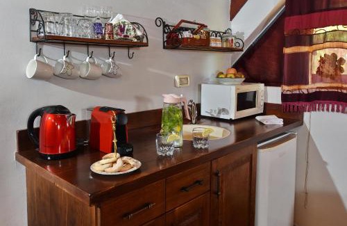 Sha'al Apartment | Discover Mikasa: Rated 9.4/10 with Hot Tub & Breakfast