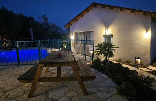 Livnim House | Serene Retreat: 3-Bedroom Apartment with Lake View