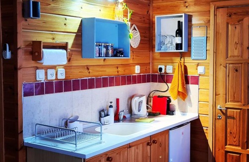 Mevoot HaHermon Ski Chalet | Explore Nofim BaDishon: Family-Friendly with Pool & Hot Tub
