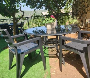 Ma'alot - Tarshiha Apartment | Relaxing Retreat in the Galilee with Family-Friendly Amenities
