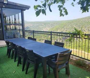 Ma'alot - Tarshiha Apartment | Relaxing Retreat in the Galilee with Family-Friendly Amenities
