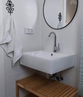 Talmei Yosef Apartment | Experience נצר - Rustic Village Lodging with Ocean Views