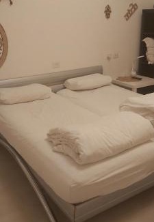 Tirat HaCarmel House | Exceptional Healing Retreat for Family Getaways
