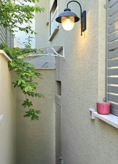 Shadmot Dvora Apartment | Charming נקודת חן: Child-Friendly and Guest Rated 9/10