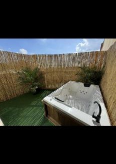 Zikhron Ya'aqov Apartment | Relaxing Suite in Zichron with Child-Friendly Amenities