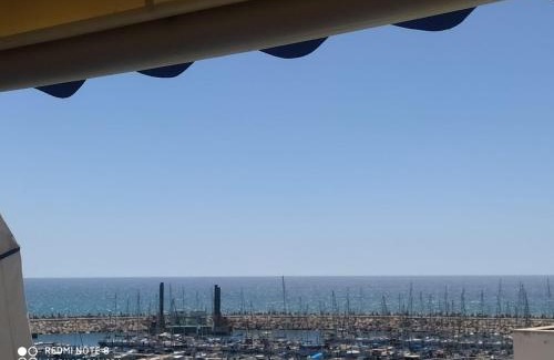 Ashkelon Apartment | Oceanfront Suite with Spa & Pet-Friendly Amenities