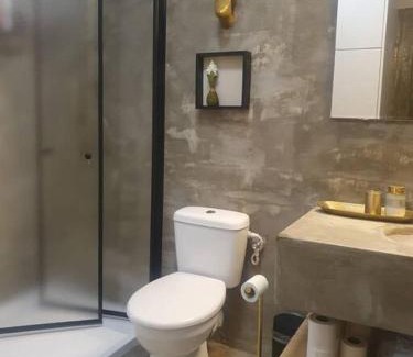 Atlit Apartment | Oceanfront Suite on the Seashore with Private Beach Access