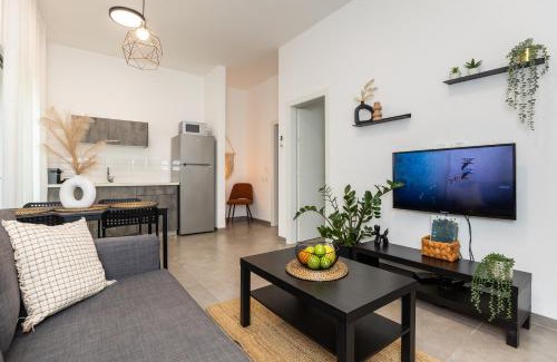 Snir Apartment | Oceanview Suite at the Banias: Guest Rated 9.6/10