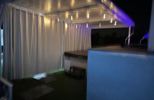 Sde Eliezer Apartment | Guest Rated 10/10: Regaim Boutique Cabin with Pool & Hot Tub