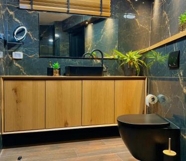 Beit She'an Villa | ```html
Discover the Family-Friendly Gadish Suite Experience
```