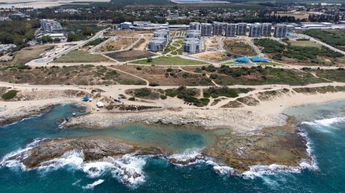 Nahariya Apartment | Beachfront Sol Achziv: Guest Rated 9.7 with Pool & Views