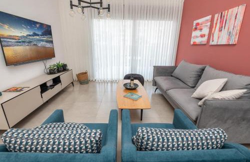 Nahariya Apartment | Beachfront Sol Achziv: Guest Rated 9.7 with Pool & Views