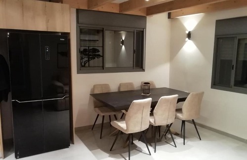 Safed Old City Apartment | Experience Eden: Premium Getaway with Spa in the Old City