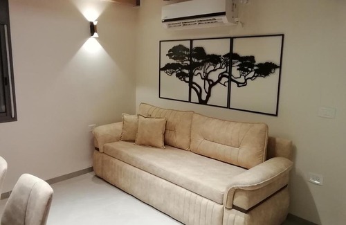 Safed Old City Apartment | Experience Eden: Premium Getaway with Spa in the Old City