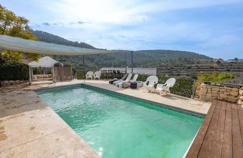 Even Sapir Apartment | Discover Einot Sapir: Poolside Retreat with Ocean Views