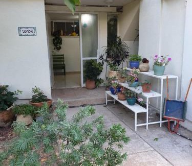 Ein Zivan Apartment | Cozy Retreat at Pina Chama: Rated 9/10 with Pool & Hot Tub