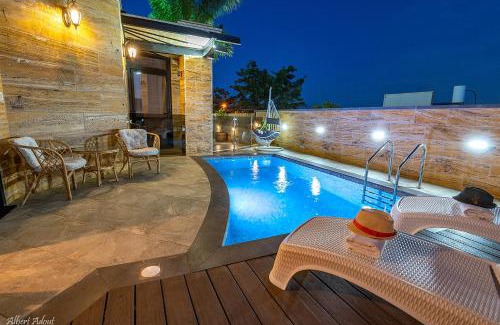Had Nes House | Discover פסגת חד נס - Oceanfront Suites with Hot Tub