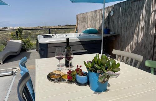 Giv'ot Bar House | Desert Pearl: Oceanfront Bliss with Spa and Pool Amenities
