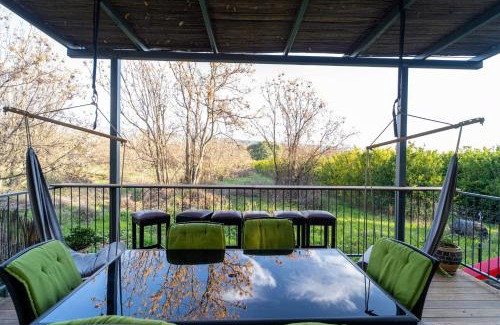 She'ar Yashuv Apartment | Discover Family-Friendly Retreats at עץ נוי in the North