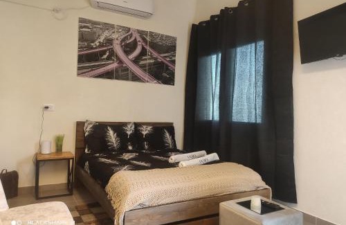 Ein Qiniyye Apartment | Discover צימרים סוף העולם 3: Oceanfront Bliss Awaits