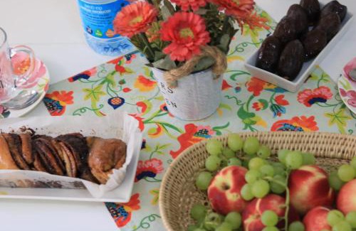 Gesher Apartment | Explore אירוח בבקעה: Pet Friendly Retreat with Breakfast