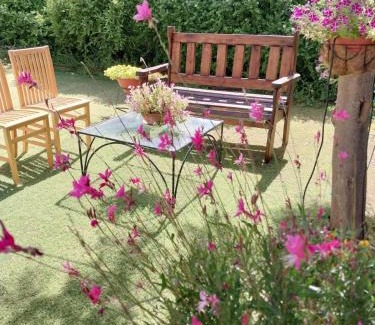 Gesher Apartment | Explore אירוח בבקעה: Pet Friendly Retreat with Breakfast