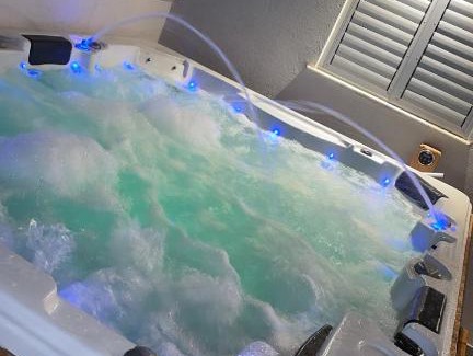Poriyya Apartment | Experience Relaxation at צימר גן עדן with Hot Tub & Kitchen