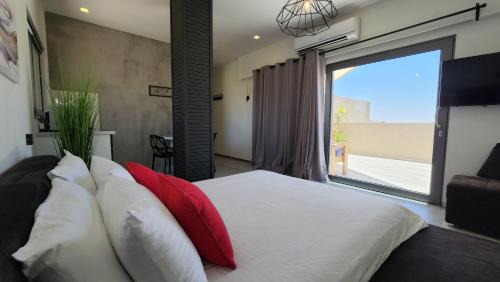Yahel Bed & Breakfast | Experience Grappa in the Heart of the Desert Oasis