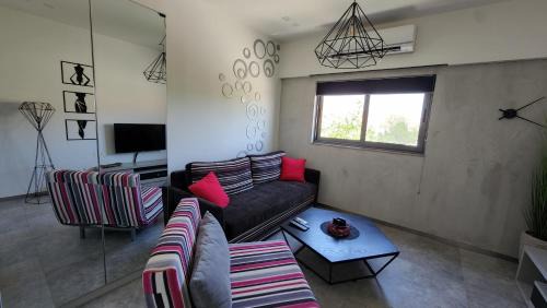 Yahel Bed & Breakfast | Experience Grappa in the Heart of the Desert Oasis