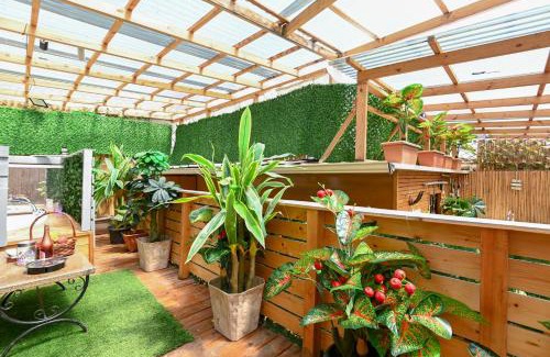 Tiberias Bed & Breakfast | Cozy צימר הבקתה: Pet-Friendly with Hot Tub & Great Reviews