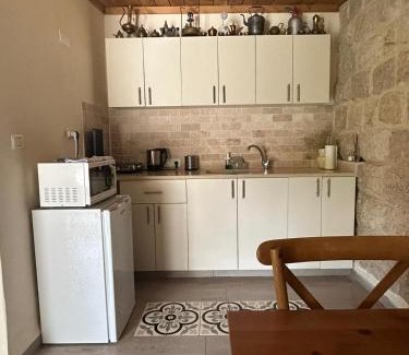 Ilaniya House | Guest Rated: 9.7 - Cozy Couple Retreat at Chatzar Shmuely